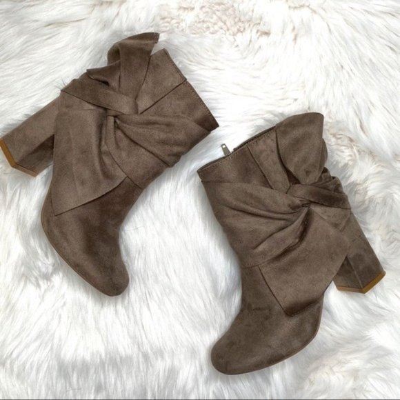 Not Rated Shoes - Charming Charlie Nude Bow Booties Size 7